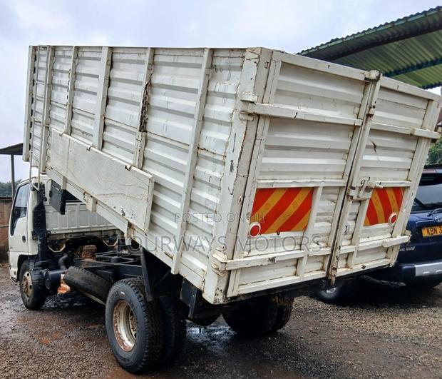 Isuzu NPR Tipper - thumbnail 10