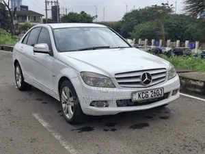 Mercedes-Benz C200 2009 Pearl