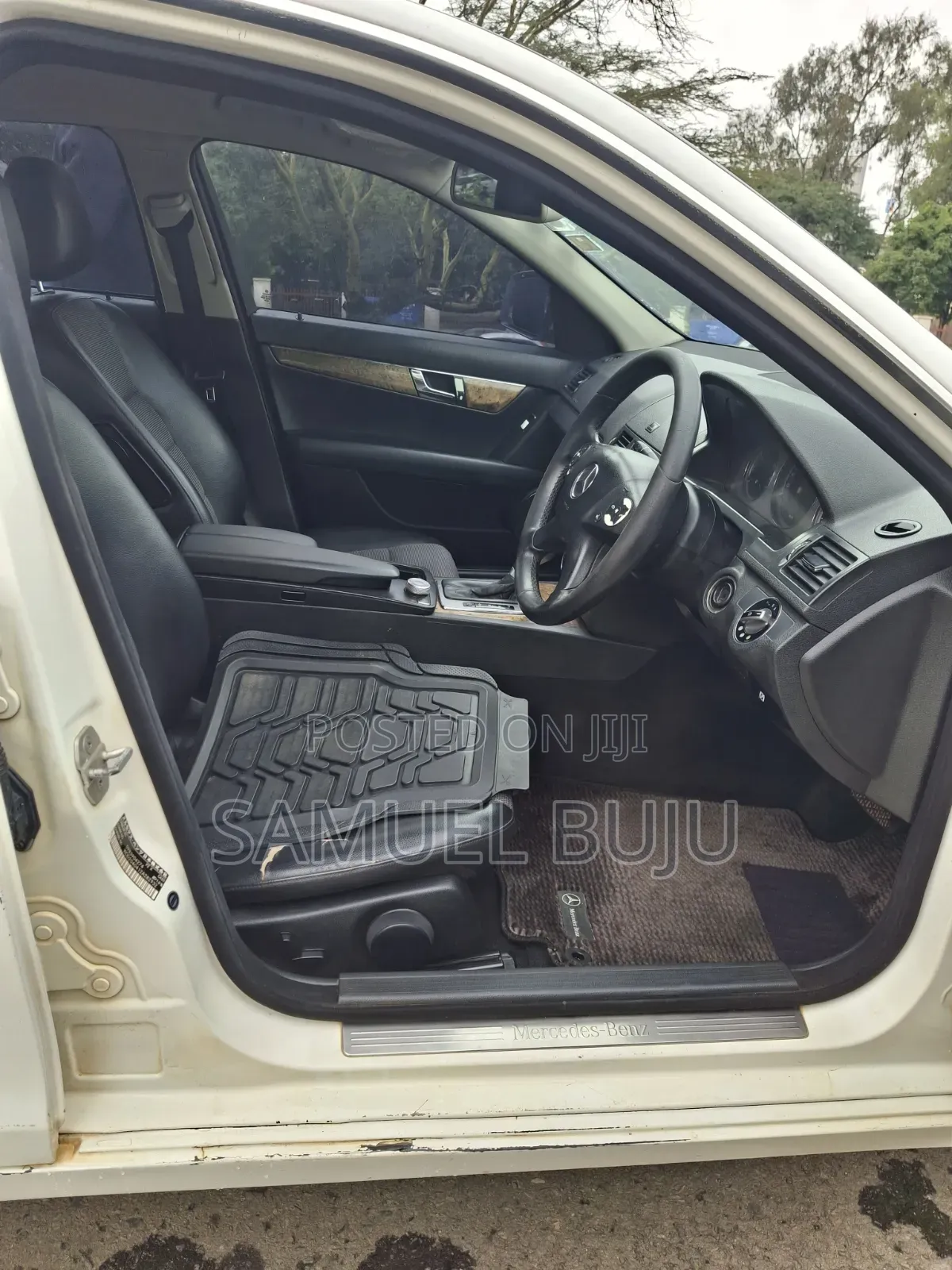 Mercedes-Benz C200 2009 Pearl