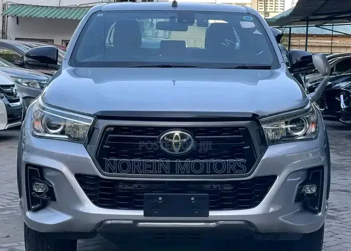 Toyota Hilux Revo Double Cab Deisel 2.4 AWD 2019 Silver