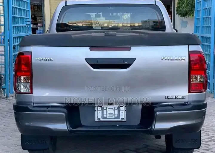 Toyota Hilux Revo Double Cab Deisel 2.4 AWD 2019 Silver