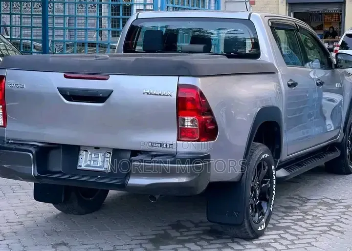 Toyota Hilux Revo Double Cab Deisel 2.4 AWD 2019 Silver