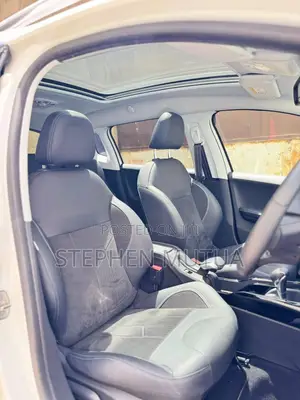 Peugeot 2008 1.2 PureTech (155 Hp) 2019 White