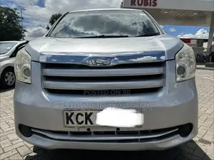 Toyota Noah 2011 Silver