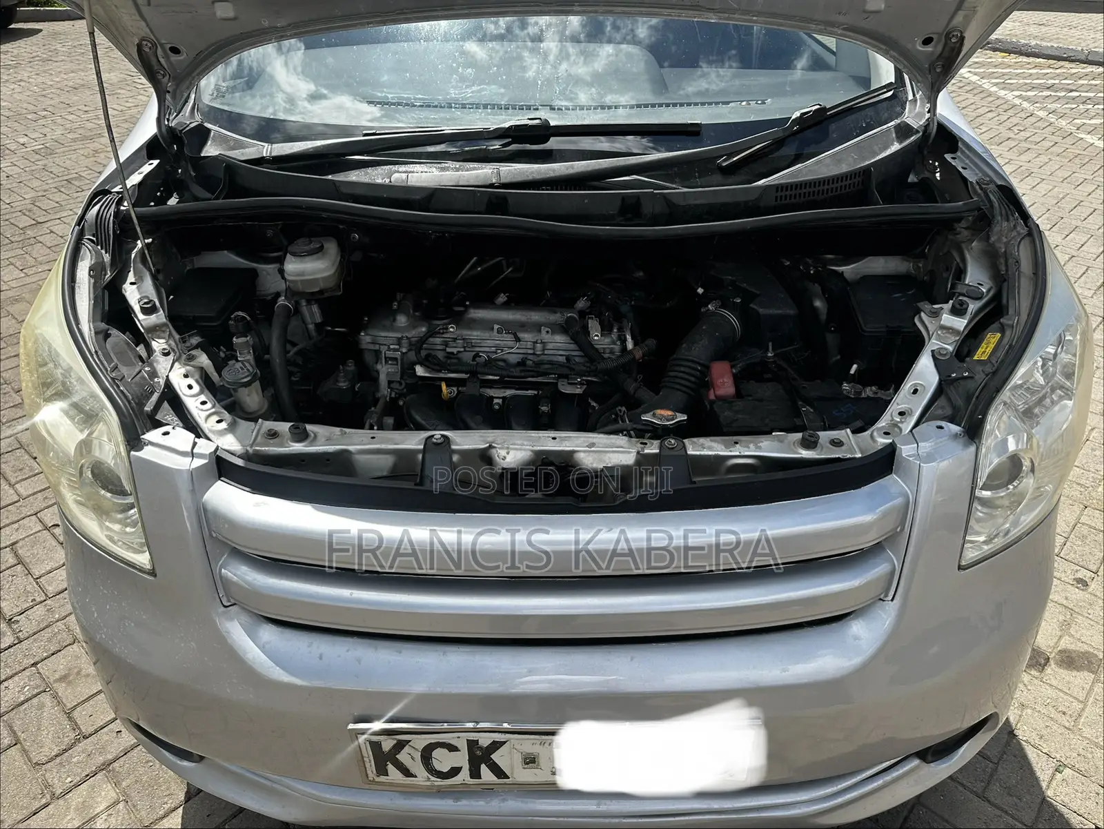 Toyota Noah 2011 Silver