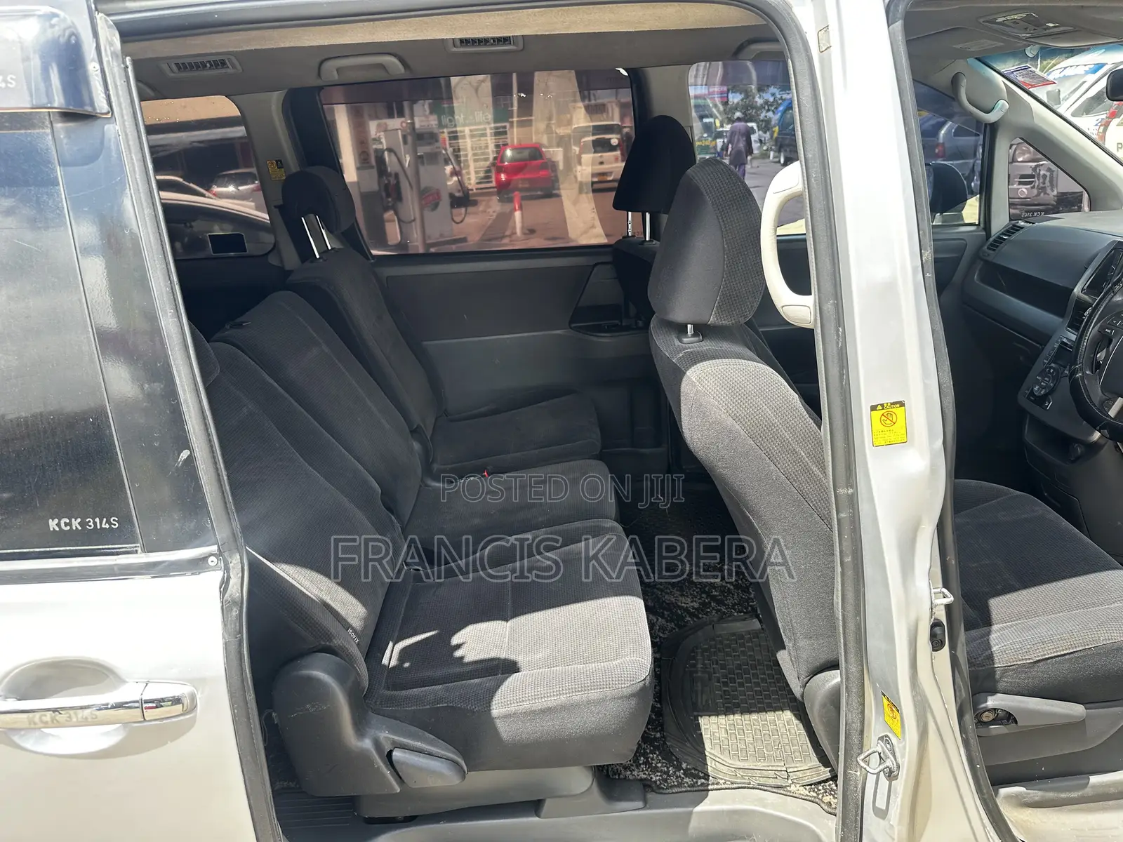 Toyota Noah 2011 Silver