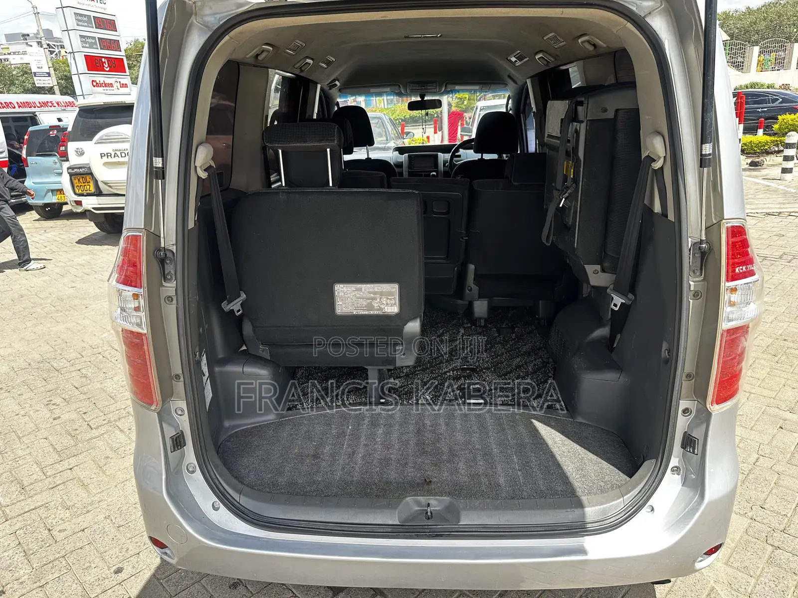 Toyota Noah 2011 Silver