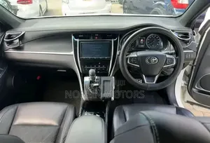 Toyota Harrier 2.5 Hybrid 4WD 2018 White