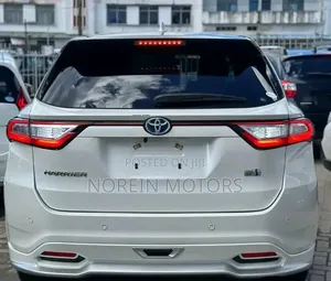 Toyota Harrier 2.5 Hybrid 4WD 2018 White