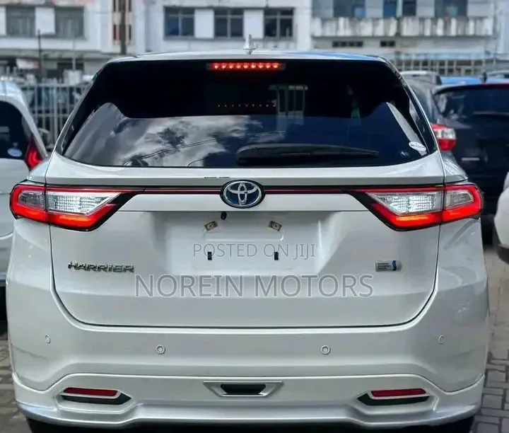 Toyota Harrier 2.5 Hybrid 4WD 2018 White