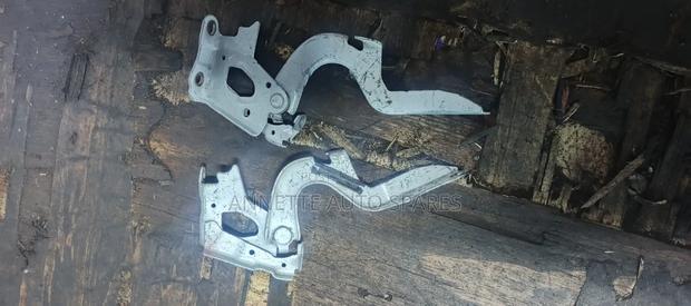 Bonnet Hinges Harrier - main view