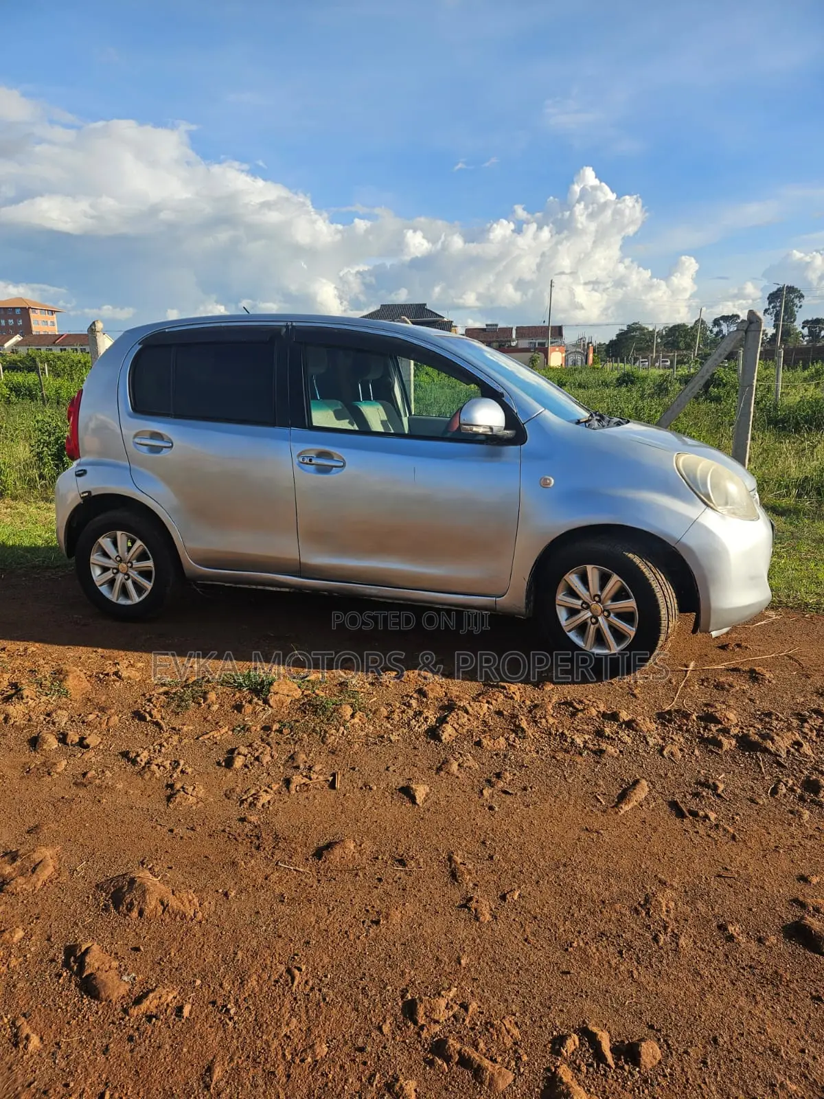 Toyota Passo 2011 Silver