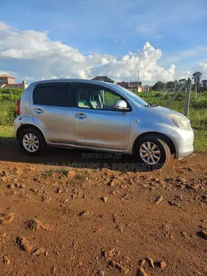 Toyota Passo 2011 Silver