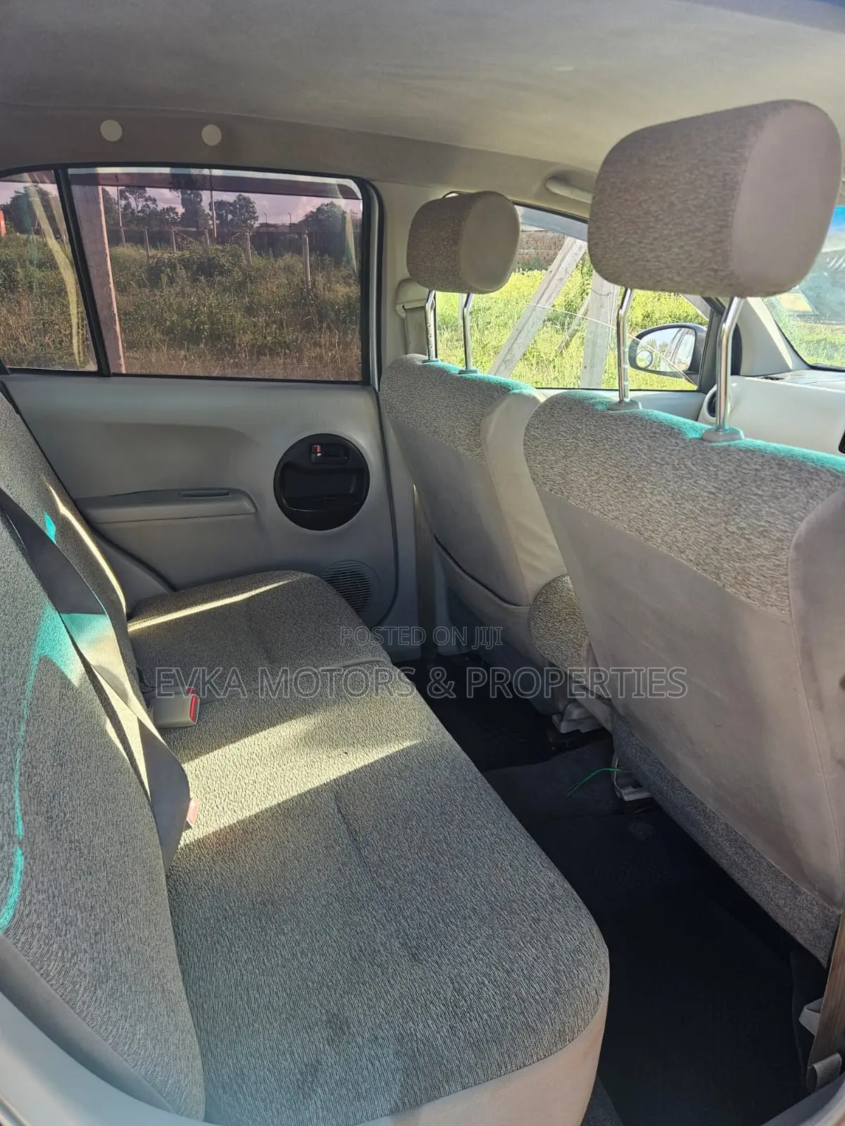 Toyota Passo 2011 Silver
