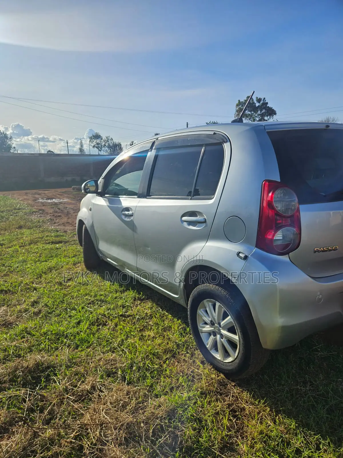 Toyota Passo 2011 Silver