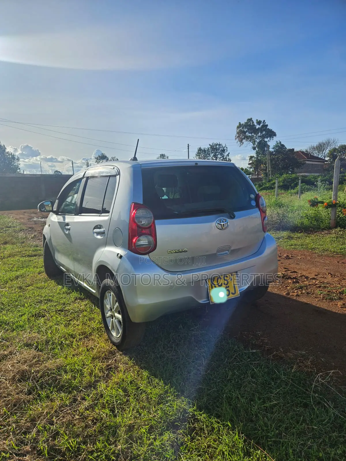 Toyota Passo 2011 Silver