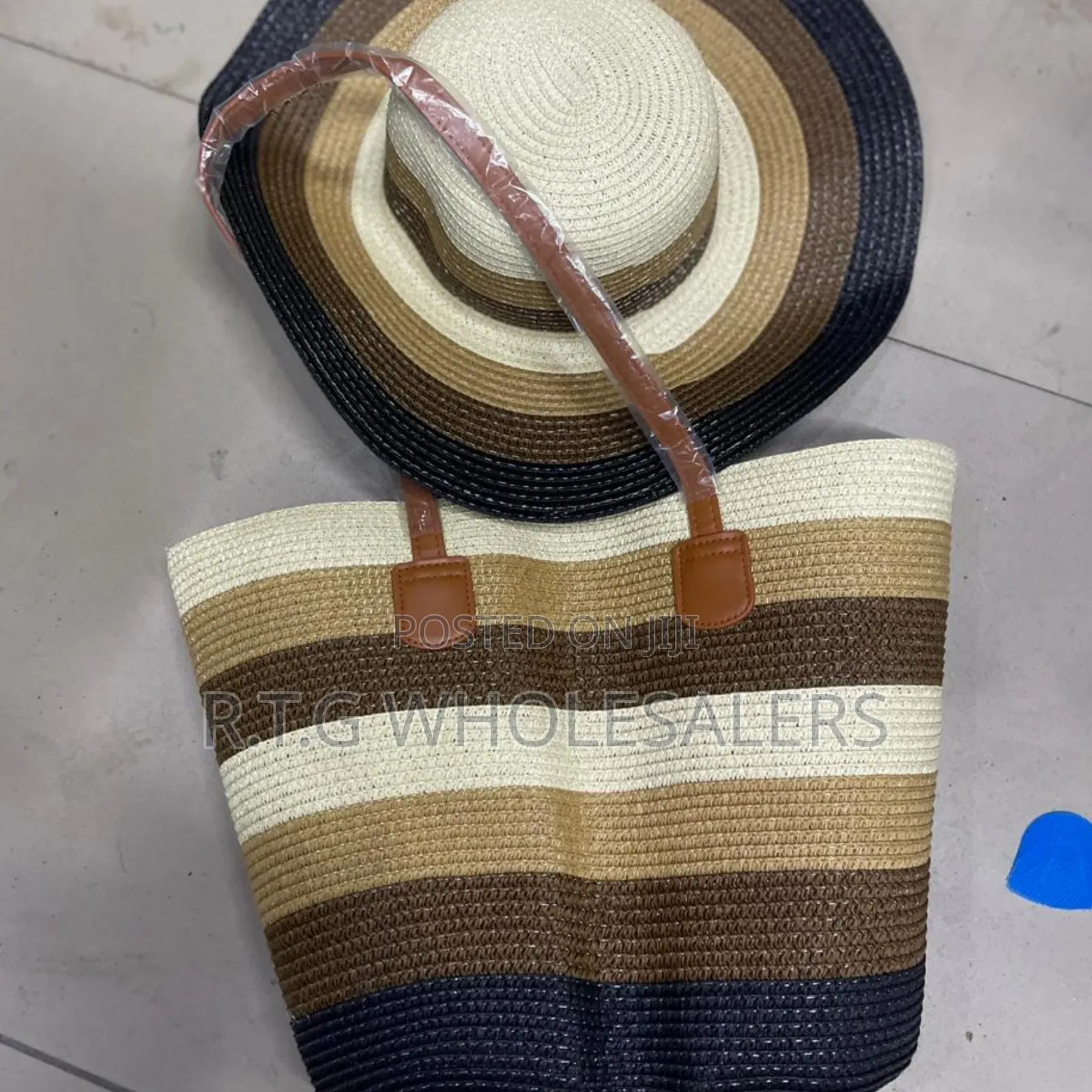 Elegant Summer Beach Bag With Coordinated Hats