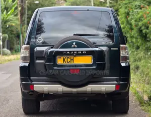Mitsubishi Pajero 3.0 2010 Green