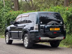 Mitsubishi Pajero 3.0 2010 Green