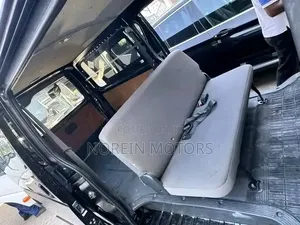 Toyota HiAce 2018 Blue
