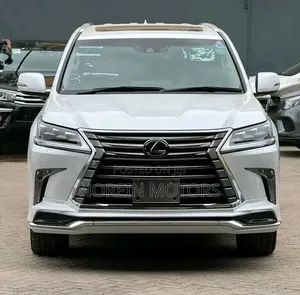 Lexus LX 570 AWD 2019 White