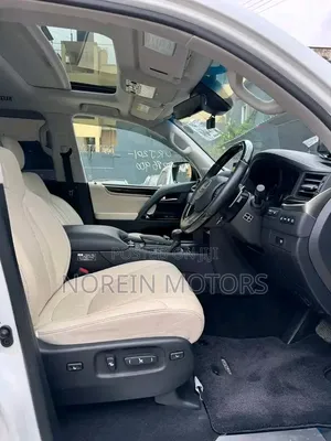 Lexus LX 570 AWD 2019 White