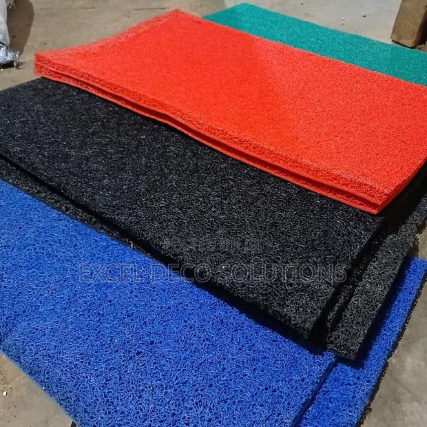 Vinyl Loop Coil Mat for Durable and Heavy Duty Floor Use Areas