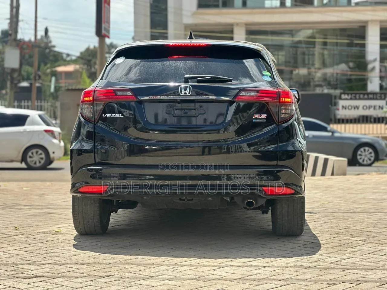 Honda Vezel 1.5 Hybrid 2WD 2018 Black