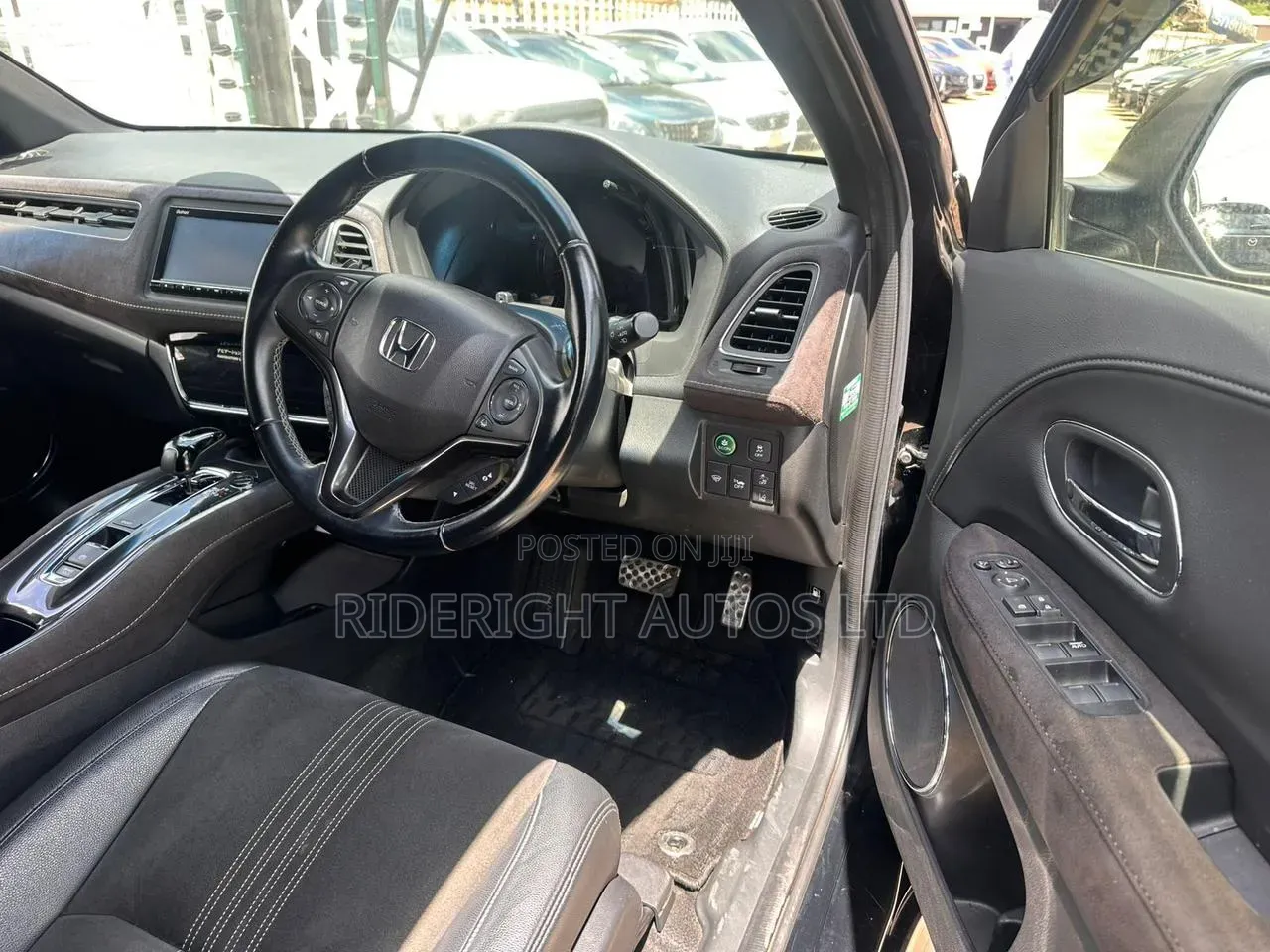 Honda Vezel 1.5 Hybrid 2WD 2018 Black