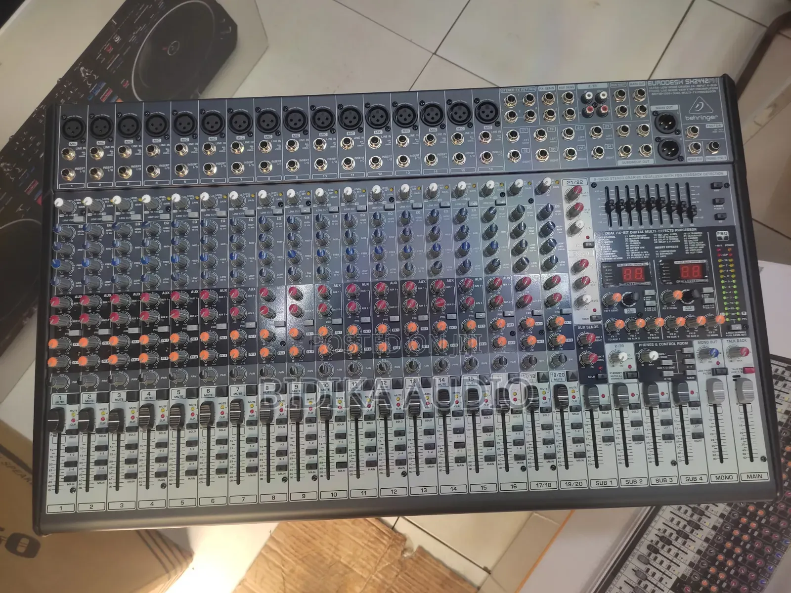 New Behringer Eurodesk Sx2442fx Mixer