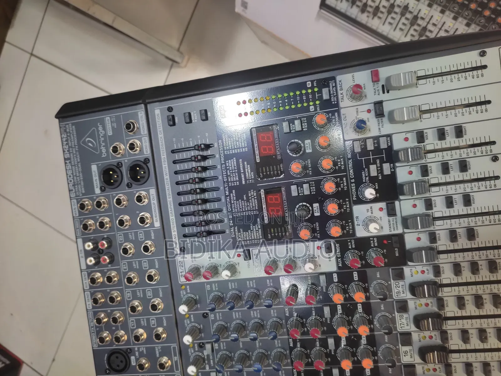 New Behringer Eurodesk Sx2442fx Mixer