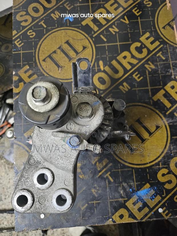 Mitsubishi Mirage Engine Mounting - thumbnail 2