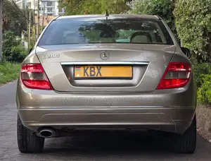 Mercedes-Benz C200 2007 Gold