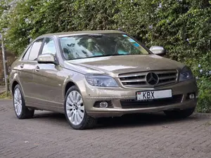 Mercedes-Benz C200 2007 Gold