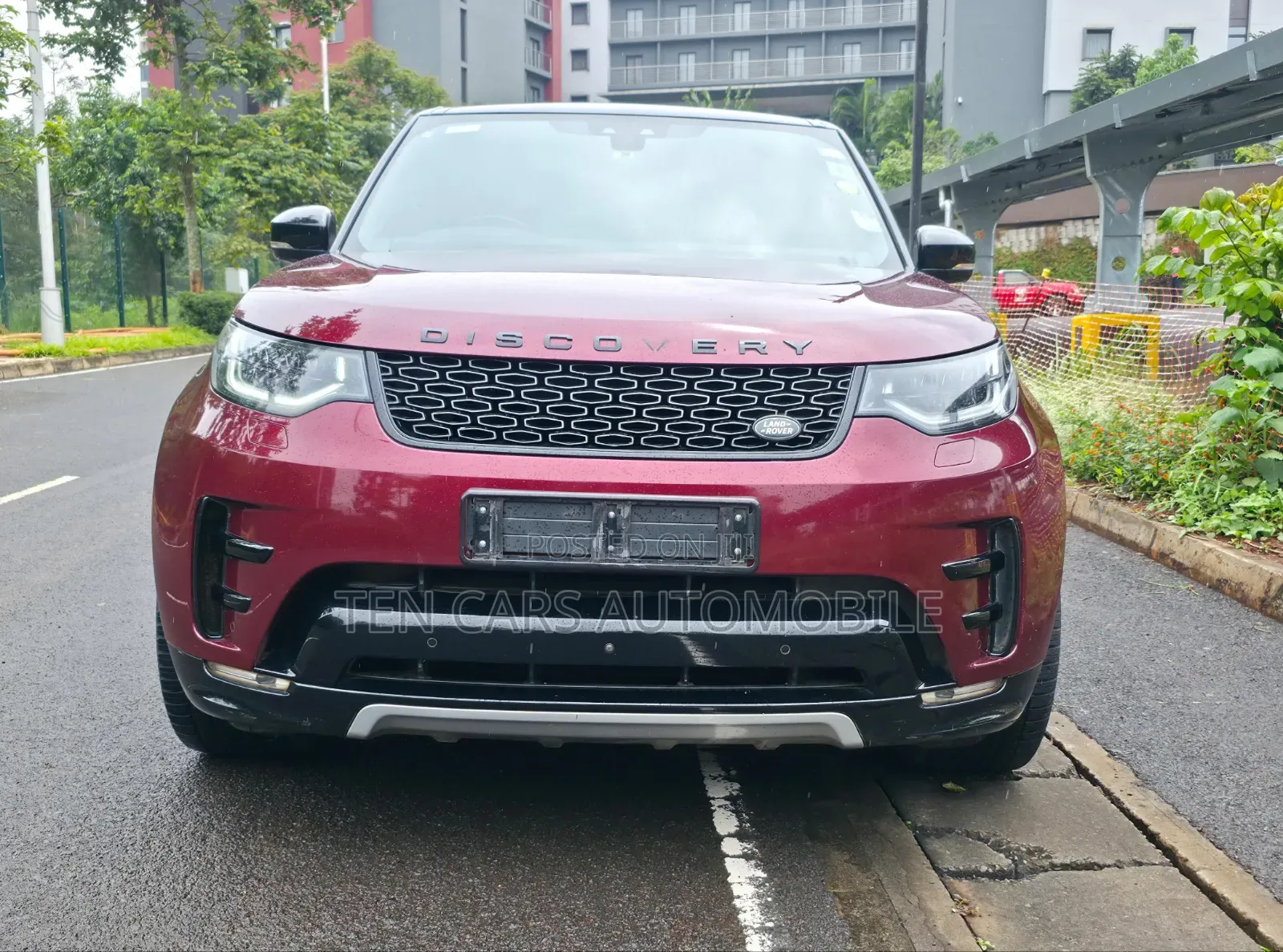 Land Rover Discovery 2017 Maroon