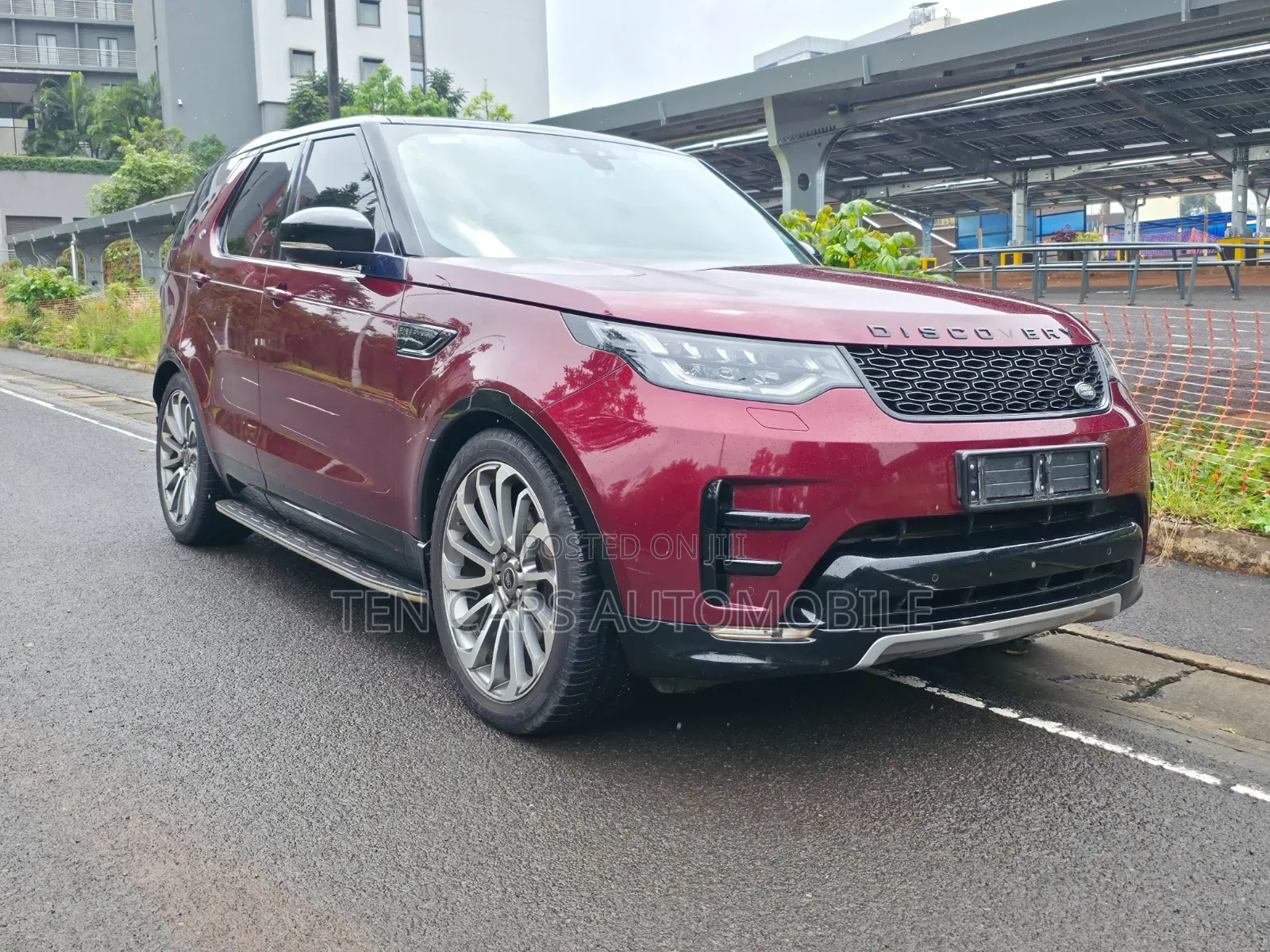 Land Rover Discovery 2017 Maroon