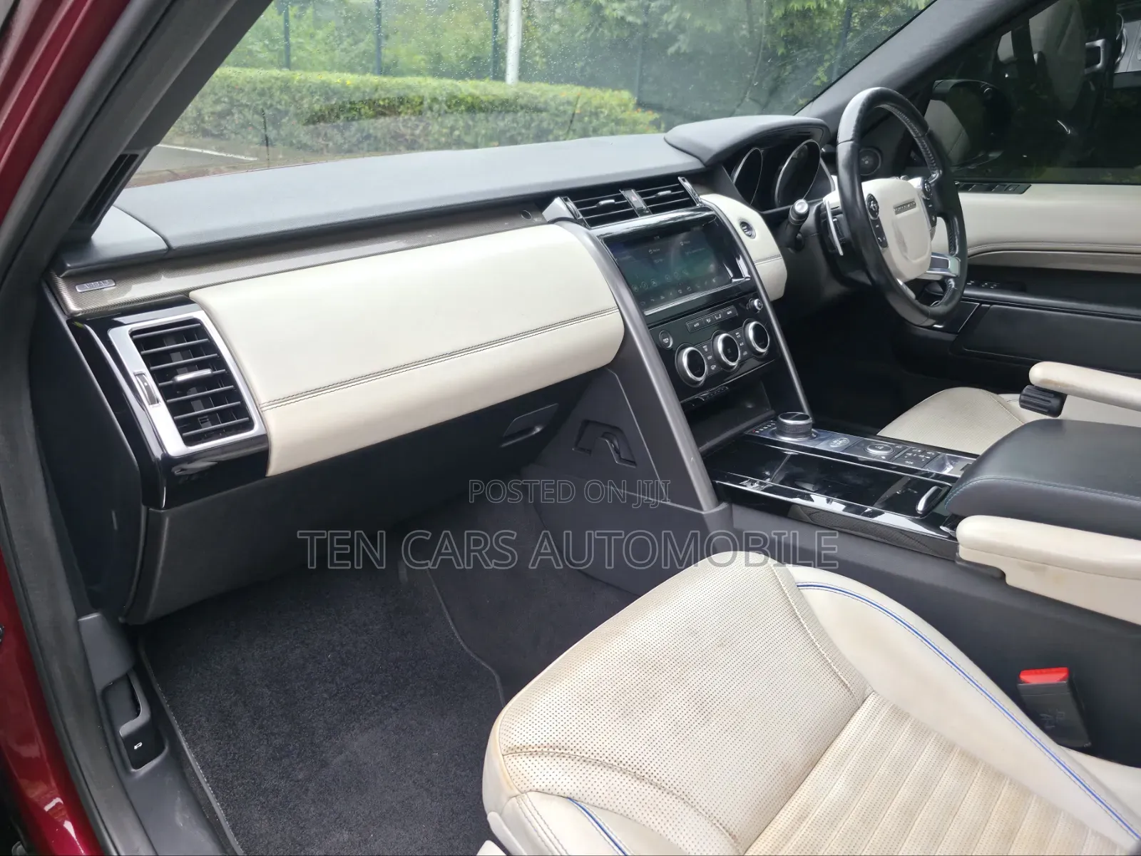 Land Rover Discovery 2017 Maroon