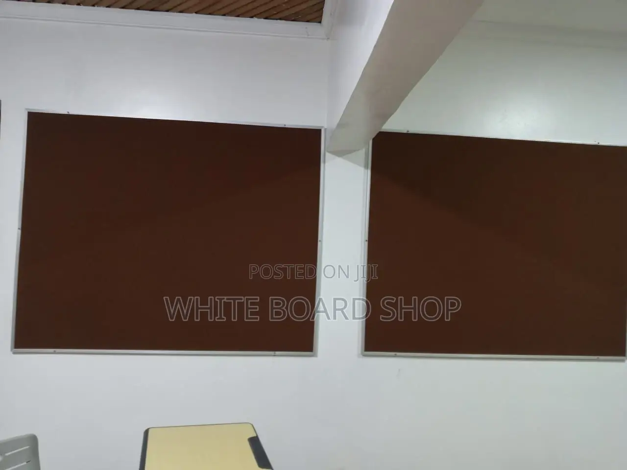 High-Quality 4ft X 4ft Noticeboard for Kindergarten Classrooms