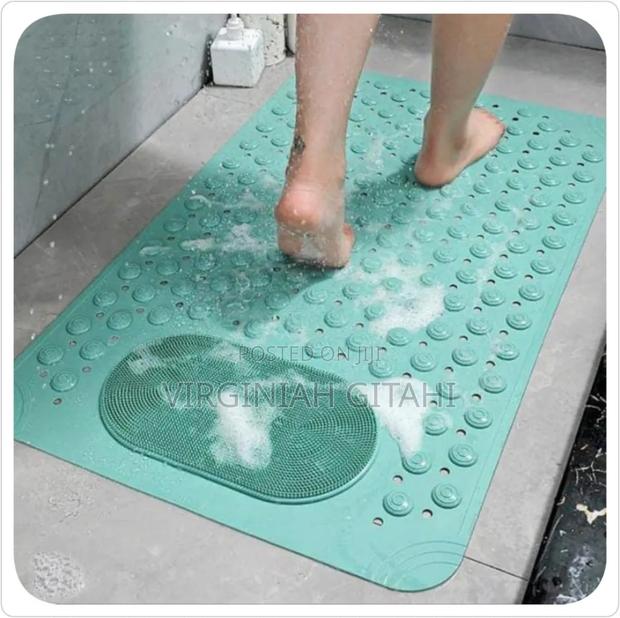 *Anti-Slip Bathroom Mat