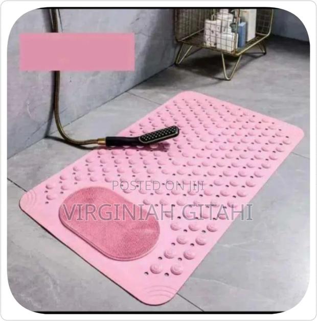 *Anti-Slip Bathroom Mat - thumbnail 2