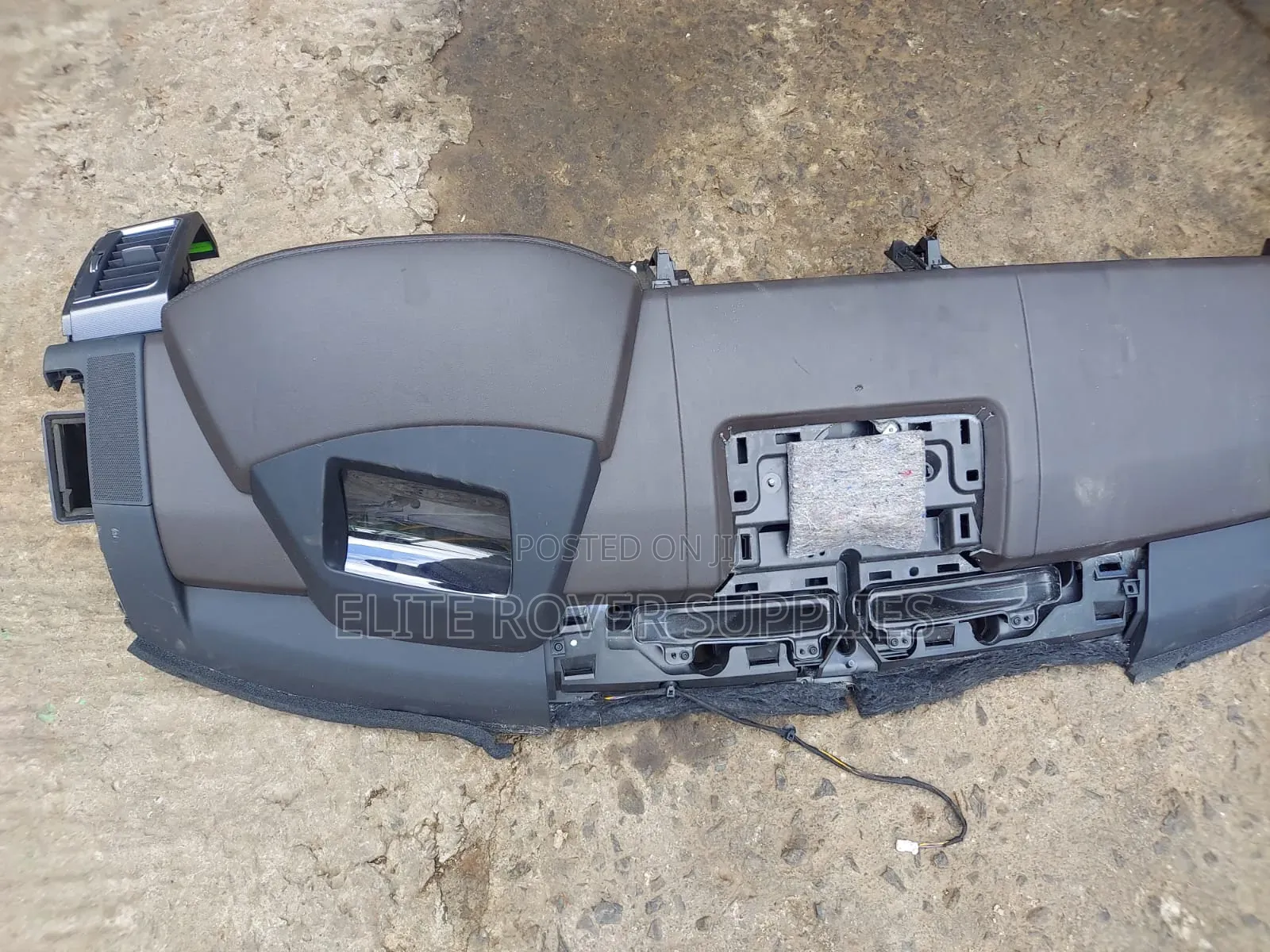 Range Rover Vogue 2018 Dashboard With Screen