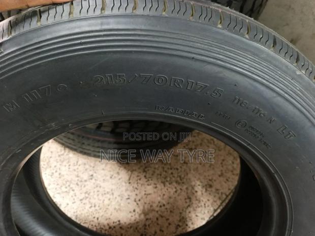215/70r17.5 Toyo - thumbnail 2