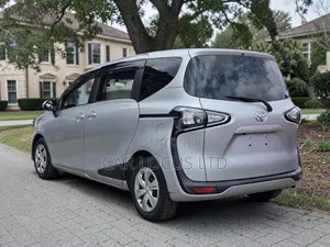 Toyota Sienta 1.5 FWD 2020 Silver