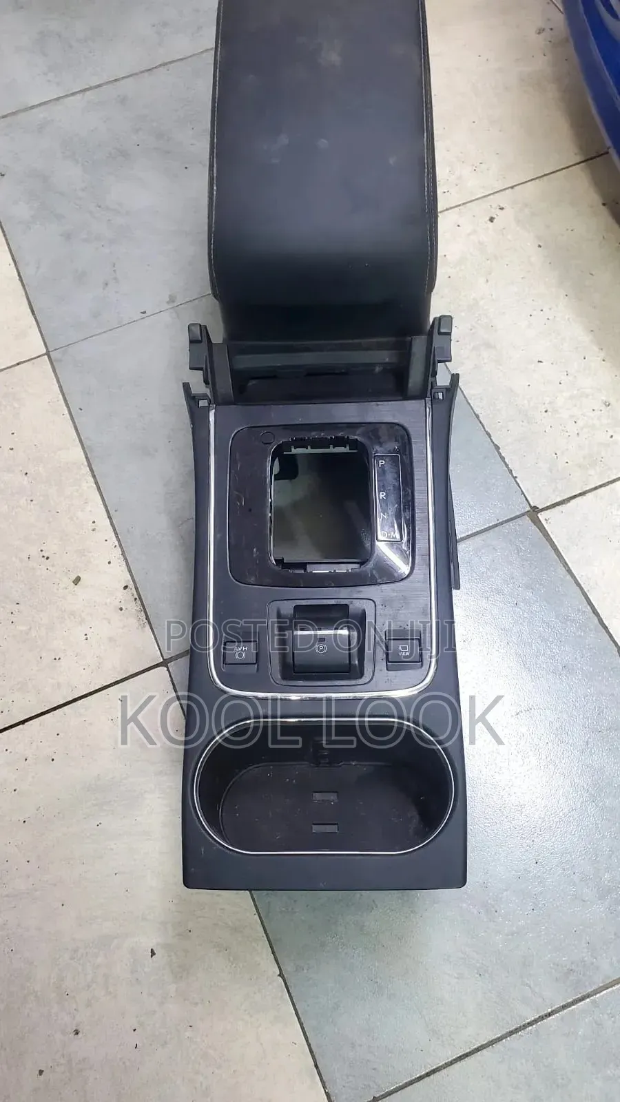 2016/18 Subaru Bs9 Arm Rest and Gear Lever Console