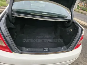 Mercedes-Benz C200 2009 White