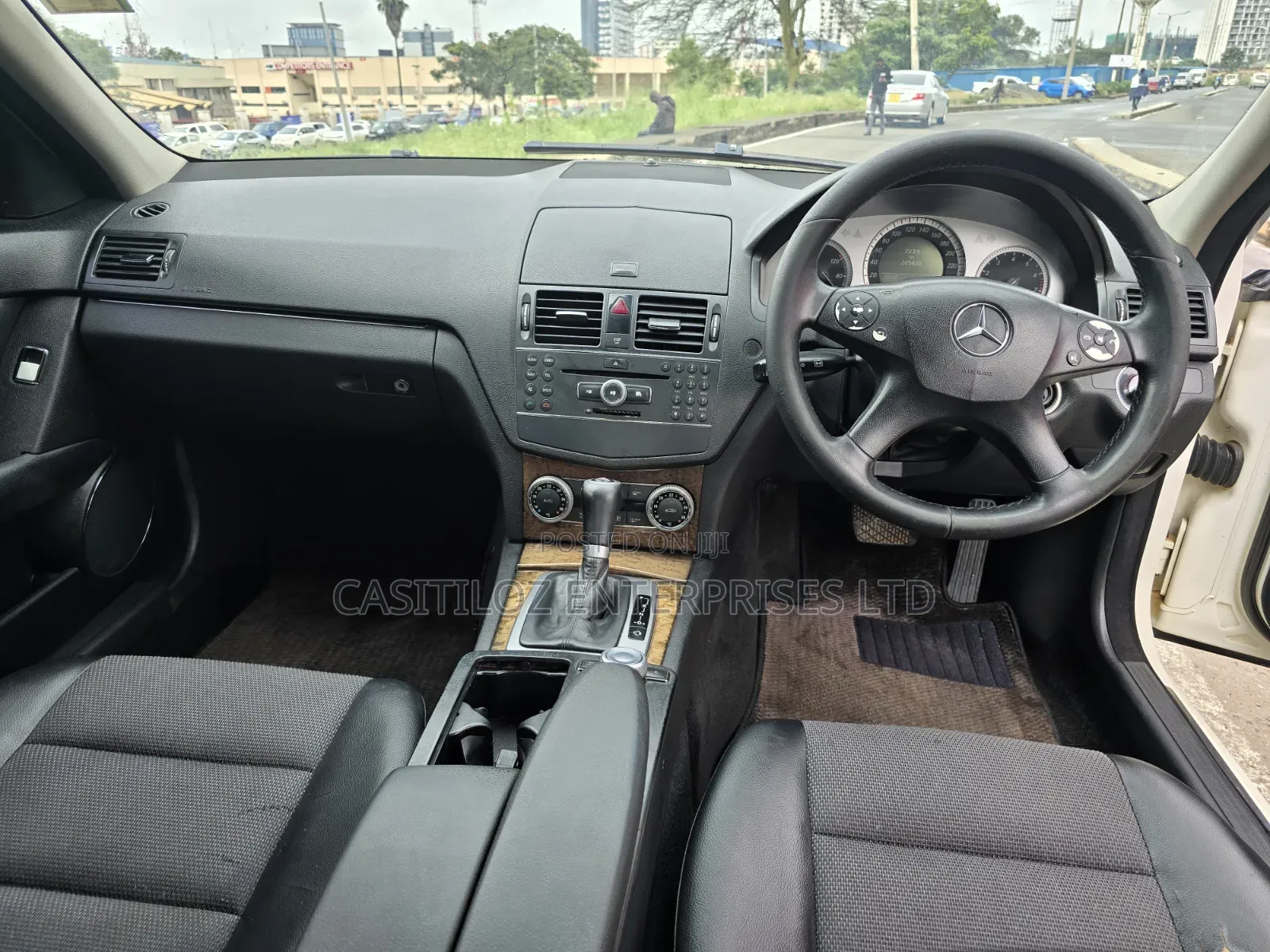 Mercedes-Benz C200 2009 White
