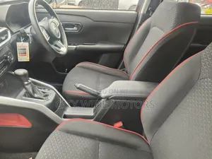 Daihatsu Rocky 2020 Purple