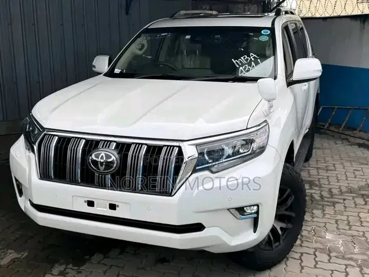Toyota Land Cruiser Prado 2.8 2019 White