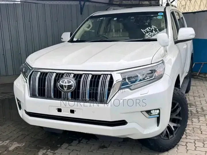 Toyota Land Cruiser Prado 2.8 2019 White