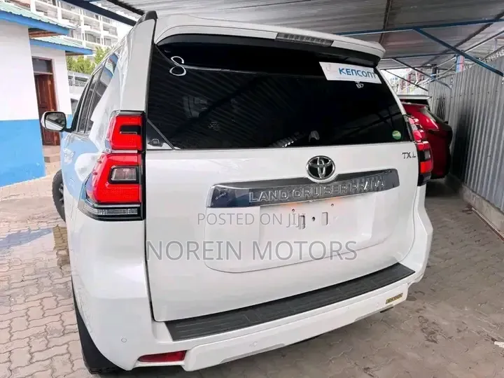 Toyota Land Cruiser Prado 2.8 2019 White